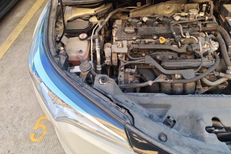 Used Toyota IZOA 2018 2.0L Yichi Version China VI Standard Engine Bay Right
