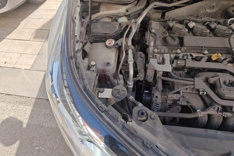 Used Toyota IZOA 2018 2.0L Yichi Version China VI Standard Engine Bay Right