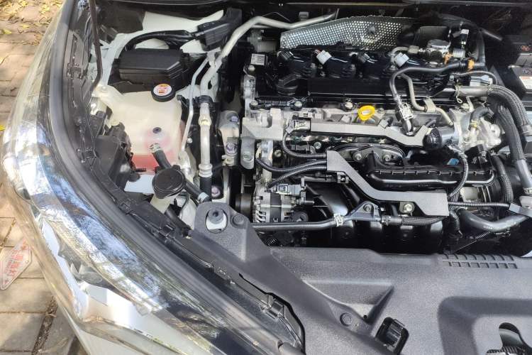 Used Toyota IZOA 2018 2.0L Yichi Version China VI Standard Engine Bay Right