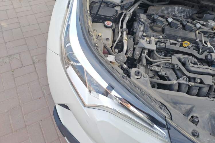 Used Toyota IZOA 2018 2.0L Yichi Version China VI Standard Engine Bay Right