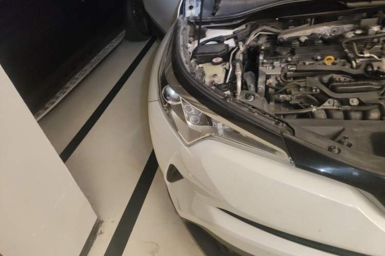 Used Toyota IZOA 2018 2.0L Yichi Edition China V Standard Engine Bay Right