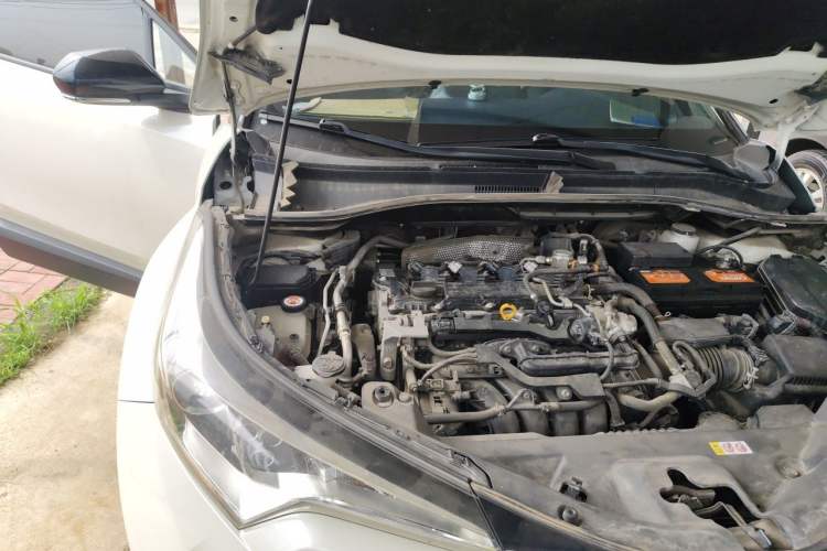Used Toyota IZOA 2018 2.0L Yichi Version China VI Standard Engine Bay Right