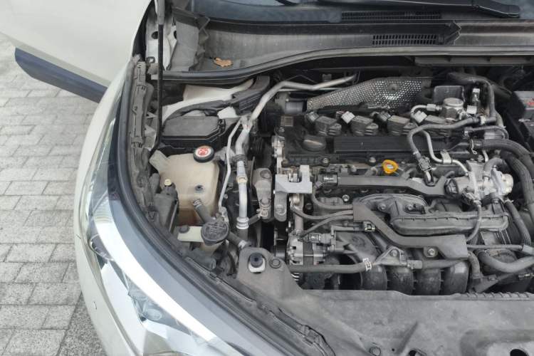 Used Toyota IZOA 2018 2.0L Yichi Version China VI Standard Engine Bay Right