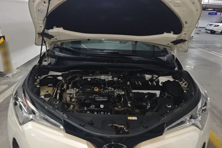 Used Toyota IZOA 2018 2.0L Yichi Version China VI Standard Engine Bay