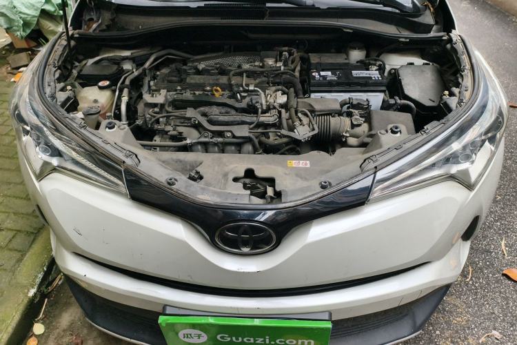 Used Toyota IZOA 2018 2.0L Yichi Version China VI Standard Engine Bay