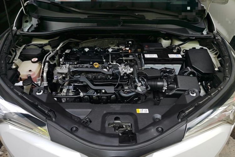 Used Toyota IZOA 2018 2.0L Yichi Version China VI Standard Engine Bay