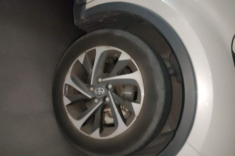 Used Toyota IZOA 2018 2.0L Yichi Version China VI Standard Exterior 1
