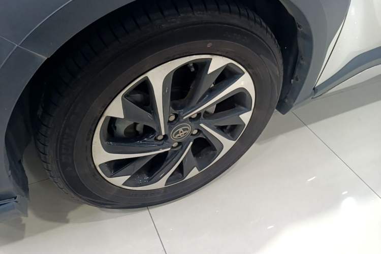Used Toyota IZOA 2018 2.0L Yixuan Version China V Standard Exterior 1