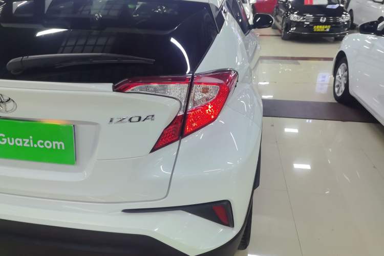Used Toyota IZOA 2018 2.0L Yichi Edition China V Standard Exterior 2