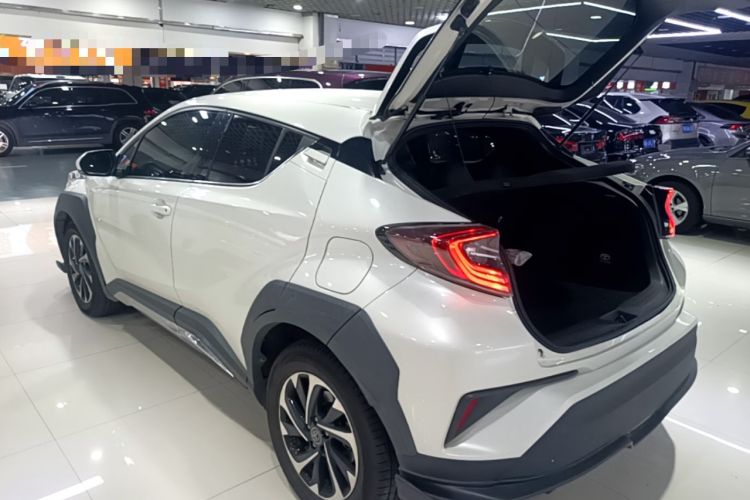 Used Toyota IZOA 2018 2.0L Yixuan Version China V Standard Exterior 2