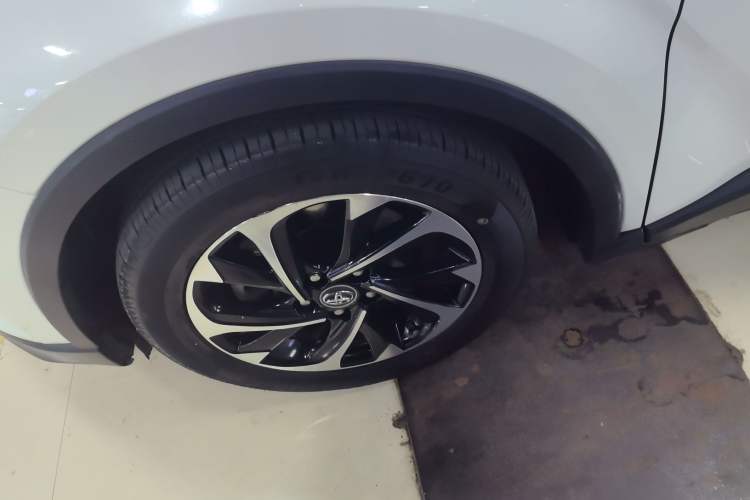 Used Toyota IZOA 2018 2.0L Yichi Edition China V Standard Exterior 3