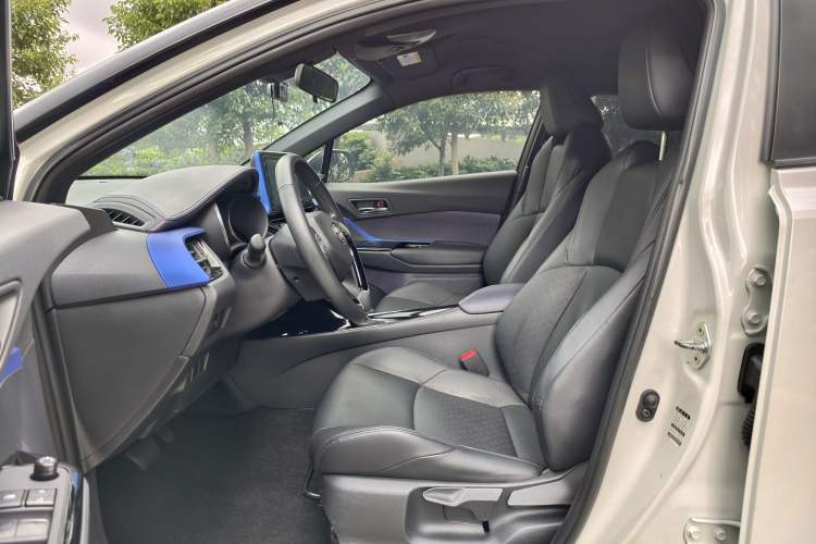Used Toyota IZOA 2018 2.0L Yichi Version China VI Standard Exterior 4