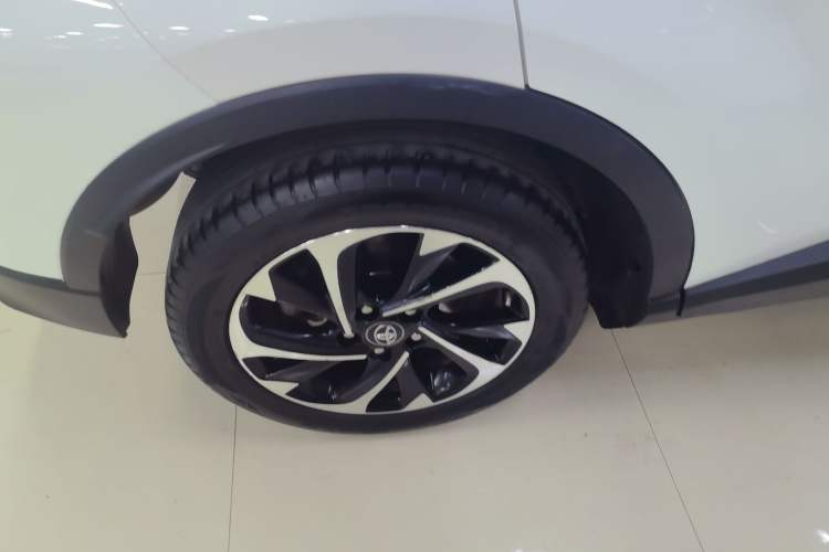Used Toyota IZOA 2018 2.0L Yichi Edition China V Standard Exterior 4