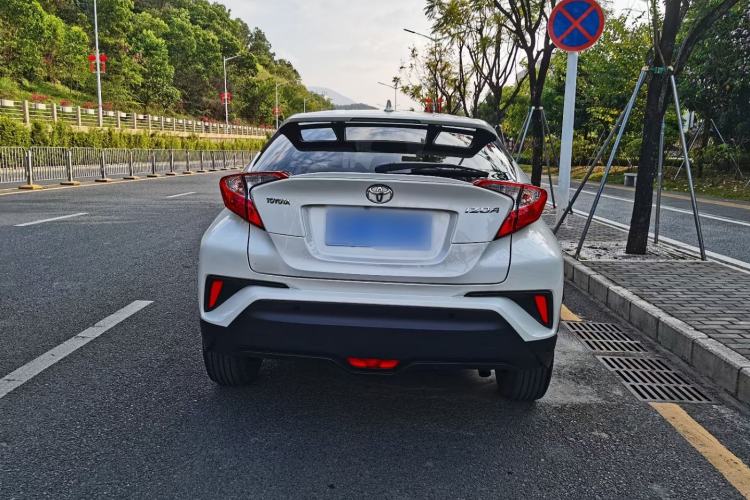 Used Toyota IZOA 2018 2.0L Yichi Version China VI Standard Exterior 4