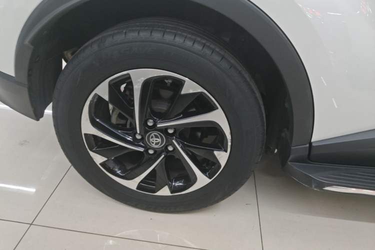 Used Toyota IZOA 2018 2.0L Yichi Version China VI Standard Exterior 5