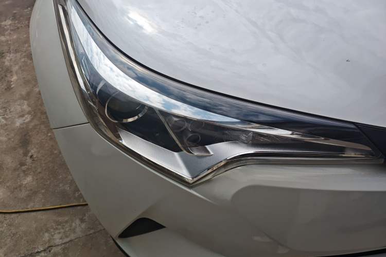 Used Toyota IZOA 2018 2.0L Yichi Version China VI Standard Exterior 6
