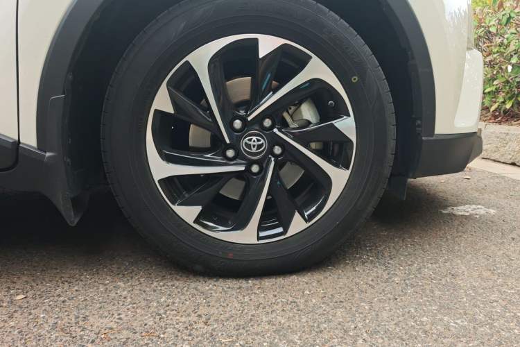 Used Toyota IZOA 2018 2.0L Yichi Version China VI Standard Exterior 7