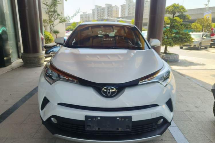 Used Toyota IZOA 2018 2.0L Yichi Version China VI Standard Front