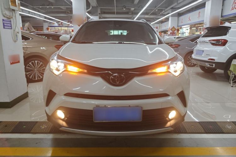 Used Toyota IZOA 2018 2.0L Yichi Version China VI Standard Front