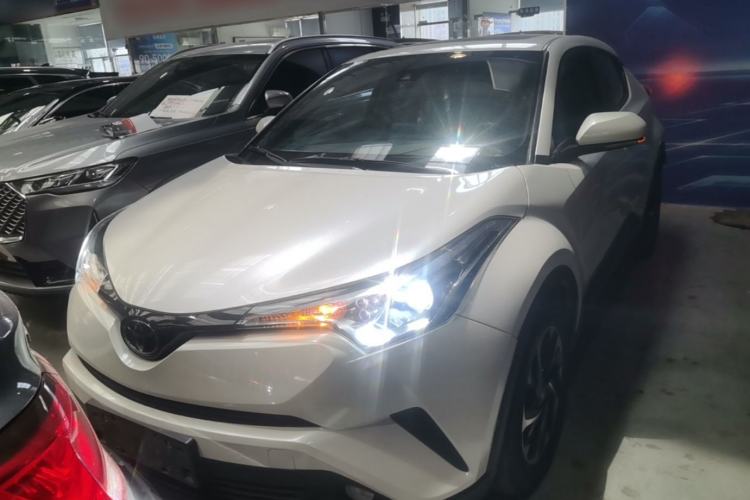 Used Toyota IZOA 2018 2.0L Yichi Version China VI Standard Front