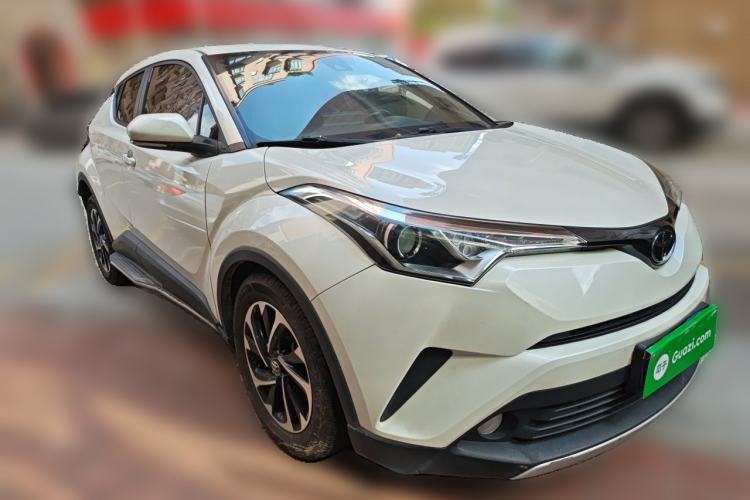 Used Toyota IZOA 2018 2.0L Yichi Edition China V Standard Front Right 45 Deg