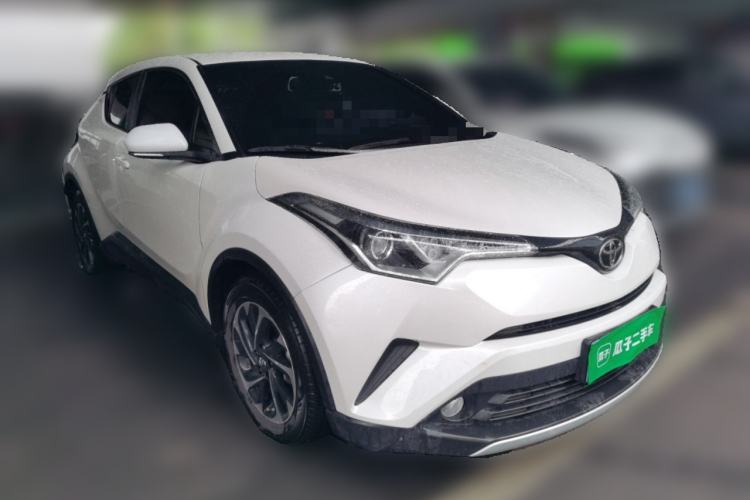 Used Toyota IZOA 2018 2.0L Yichi Edition China V Standard Front Right 45 Deg