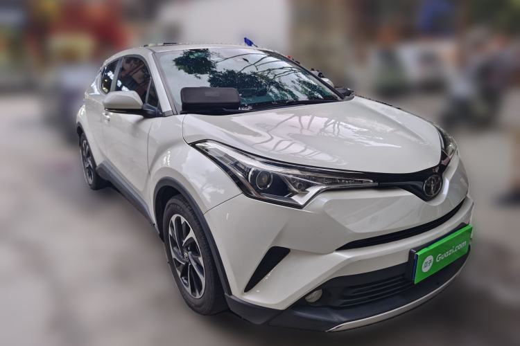 Used Toyota IZOA 2018 2.0L Yichi Version China VI Standard Front Right 45 Deg