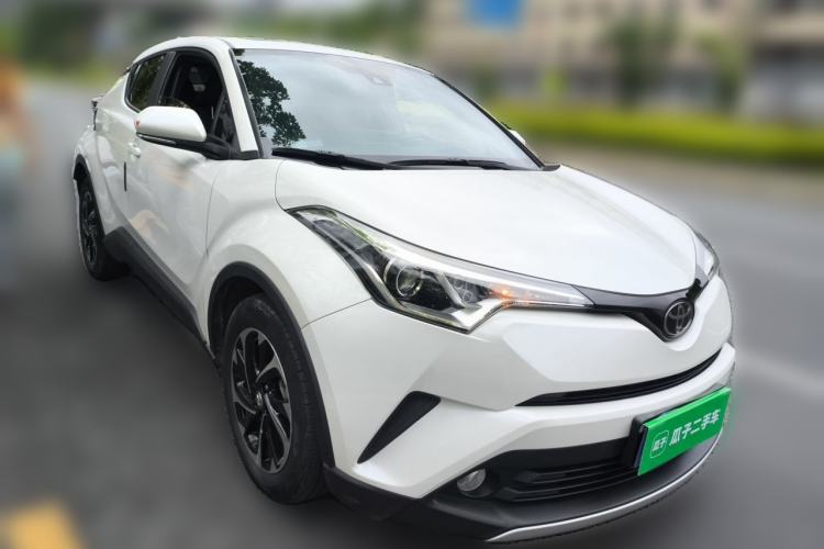 Used Toyota IZOA 2018 2.0L Yichi Edition China V Standard Front Right 45 Deg