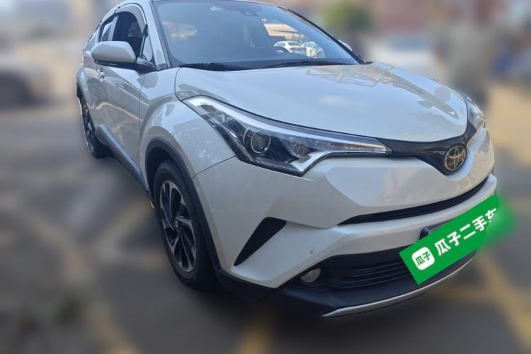 Used Toyota IZOA 2018 2.0L Yichi Edition China V Standard Front Right 45 Deg