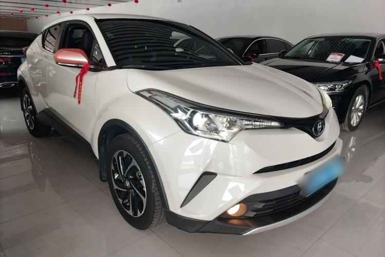 Used Toyota IZOA 2018 2.0L Yichi Edition China V Standard Front Right 45 Deg