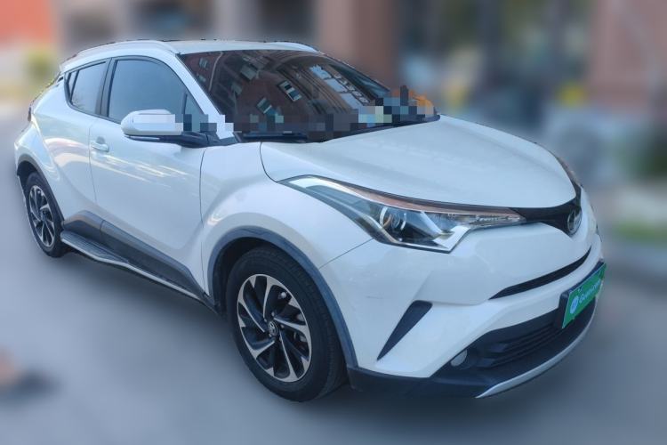 Used Toyota IZOA 2018 2.0L Yichi Edition China V Standard Front Right 45 Deg