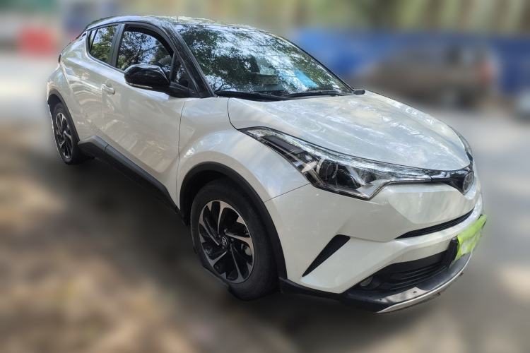 Used Toyota IZOA 2018 2.0L Yichi Version China VI Standard Front Right 45 Deg