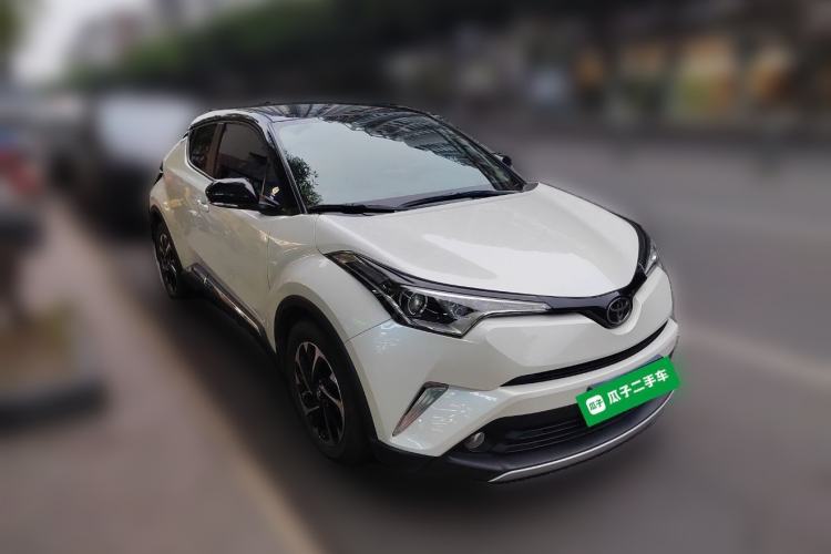 Used Toyota IZOA 2018 2.0L Yichi Edition China V Standard Front Right 45 Deg