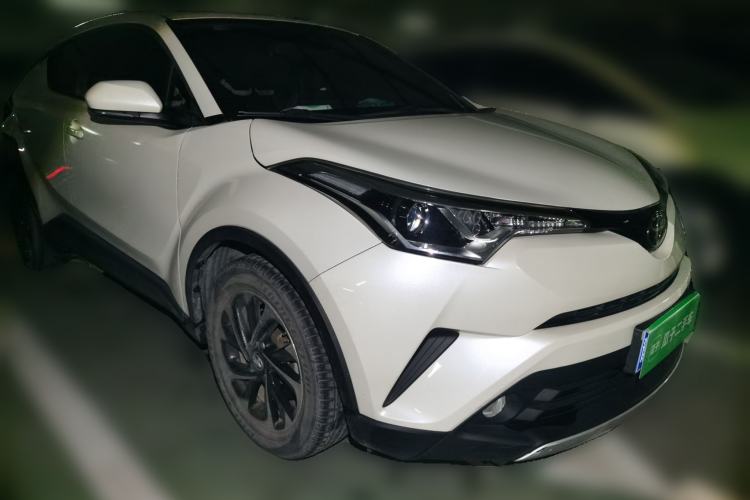 Used Toyota IZOA 2018 2.0L Yichi Version China VI Standard Front Right 45 Deg