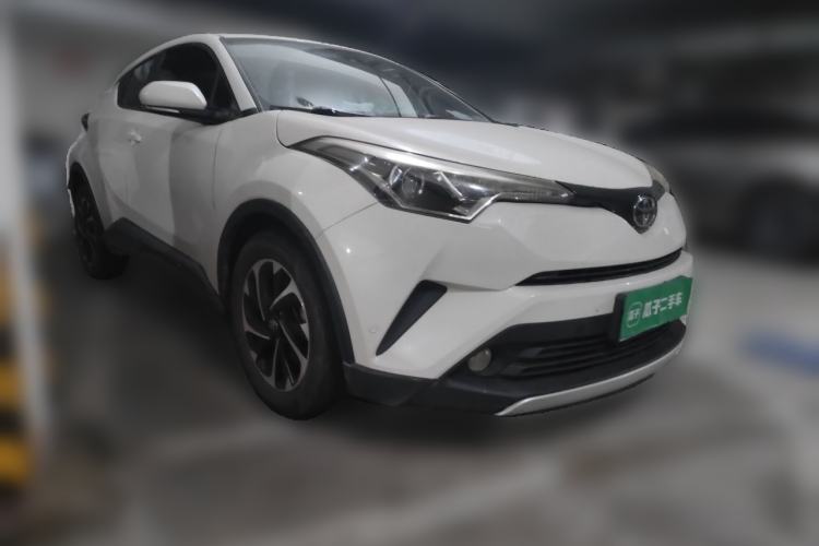 Used Toyota IZOA 2018 2.0L Yichi Version China VI Standard Front Right 45 Deg