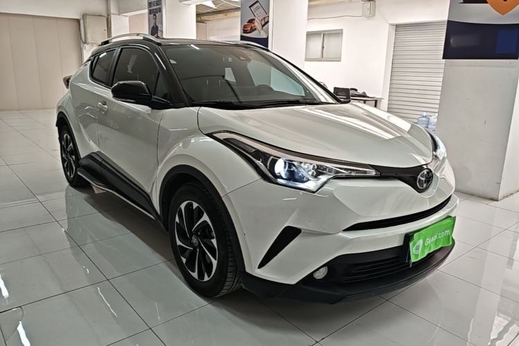 Used Toyota IZOA 2018 2.0L Yichi Version China VI Standard Front Right 45 Deg