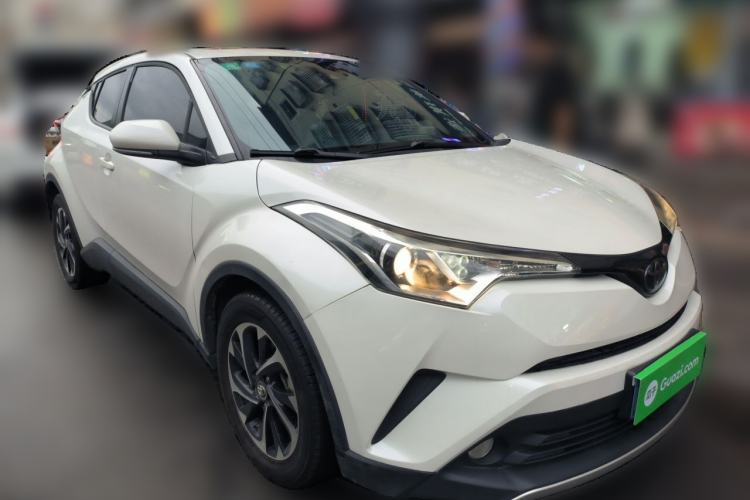 Used Toyota IZOA 2018 2.0L Yichi Version China VI Standard Front Right 45 Deg