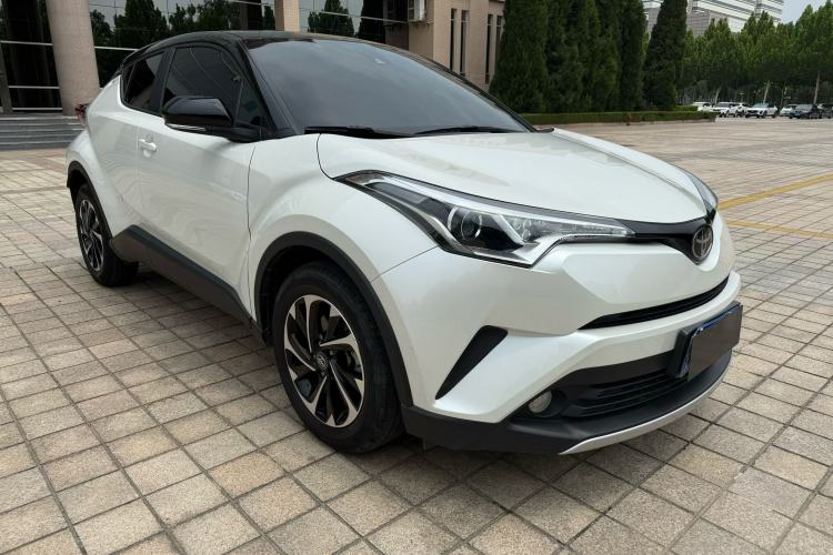 Used Toyota IZOA 2018 2.0L Yichi Edition China V Standard Front Right 45 Deg