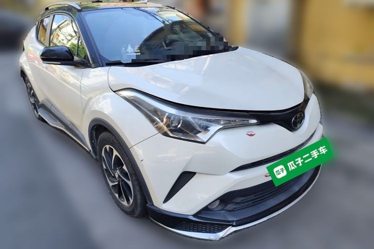 Used Toyota IZOA 2018 2.0L Yichi Edition China V Standard Front Right 45 Deg