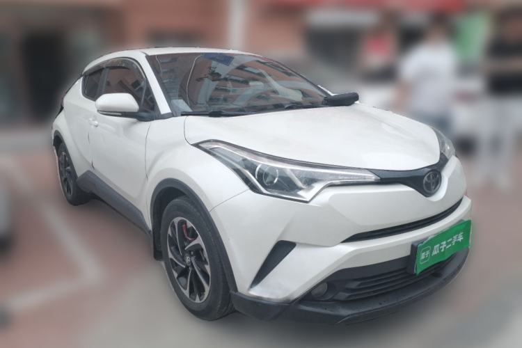 Used Toyota IZOA 2018 2.0L Yichi Edition China V Standard Front Right 45 Deg