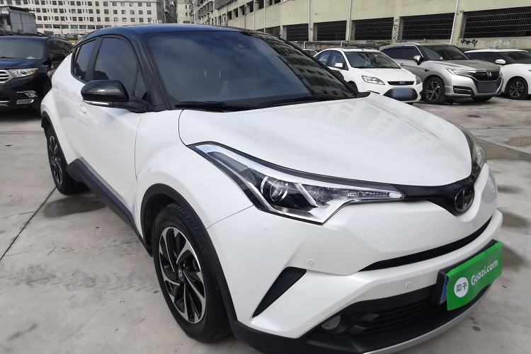 Used Toyota IZOA 2018 2.0L Yichi Edition China V Standard Front Right 45 Deg