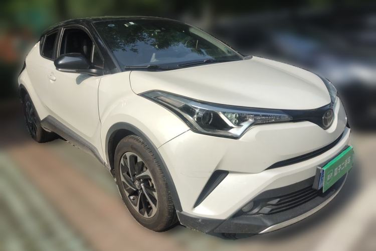 Used Toyota IZOA 2018 2.0L Yichi Version China VI Standard Front Right 45 Deg