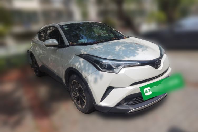 Used Toyota IZOA 2018 2.0L Yichi Version China VI Standard Front Right 45 Deg