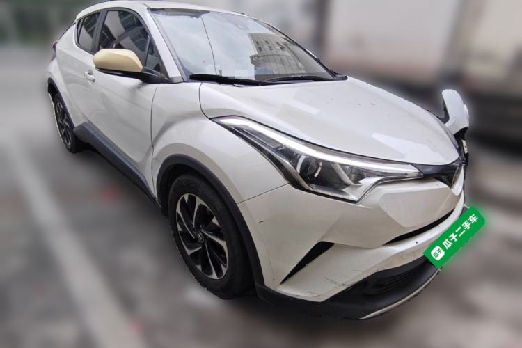 Used Toyota IZOA 2018 2.0L Yichi Edition China V Standard Front Right 45 Deg
