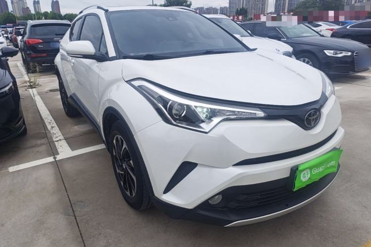Used Toyota IZOA 2018 2.0L Yichi Version China VI Standard Front Right 45 Deg