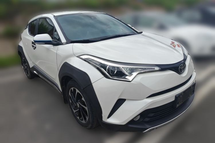 Used Toyota IZOA 2018 2.0L Yichi Edition China V Standard Front Right 45 Deg