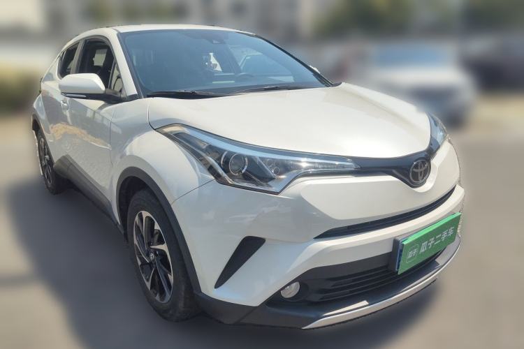 Used Toyota IZOA 2018 2.0L Yichi Version China VI Standard Front Right 45 Deg