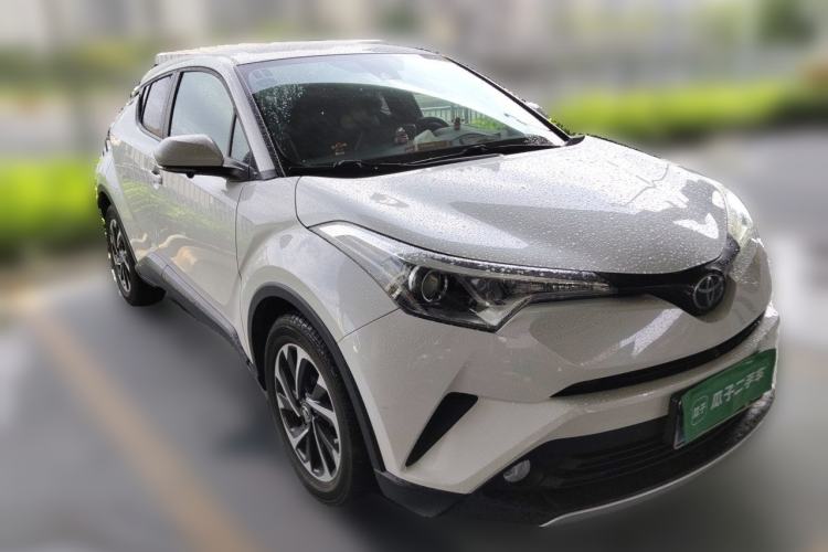 Used Toyota IZOA 2018 2.0L Yichi Version China VI Standard Front Right 45 Deg