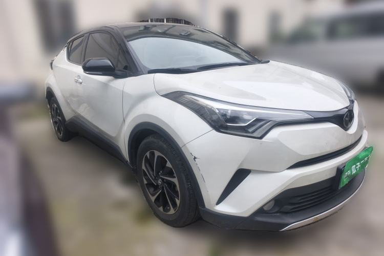 Used Toyota IZOA 2018 2.0L Yixuan Sunroof Version China VI Standard Front Right 45 Deg