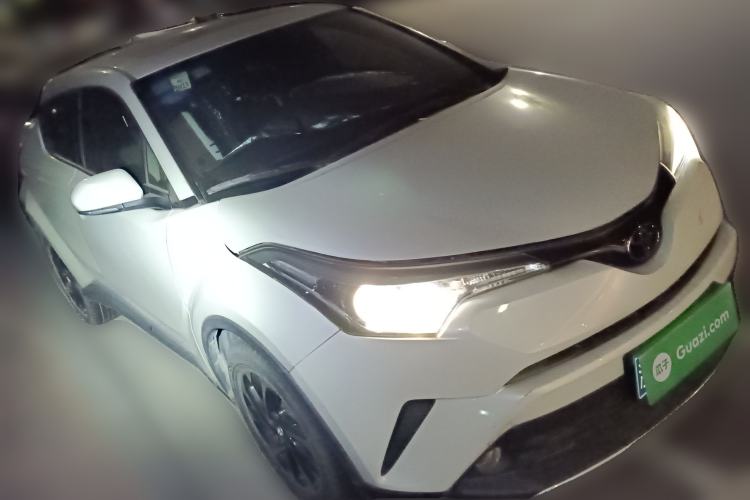 Used Toyota IZOA 2018 2.0L Yichi Version China VI Standard Front Right 45 Deg